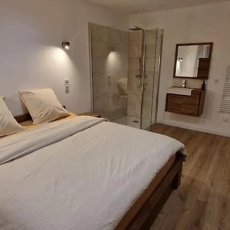 Les Bruyeres Nyaraló